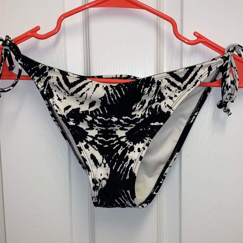 Bikini bottoms